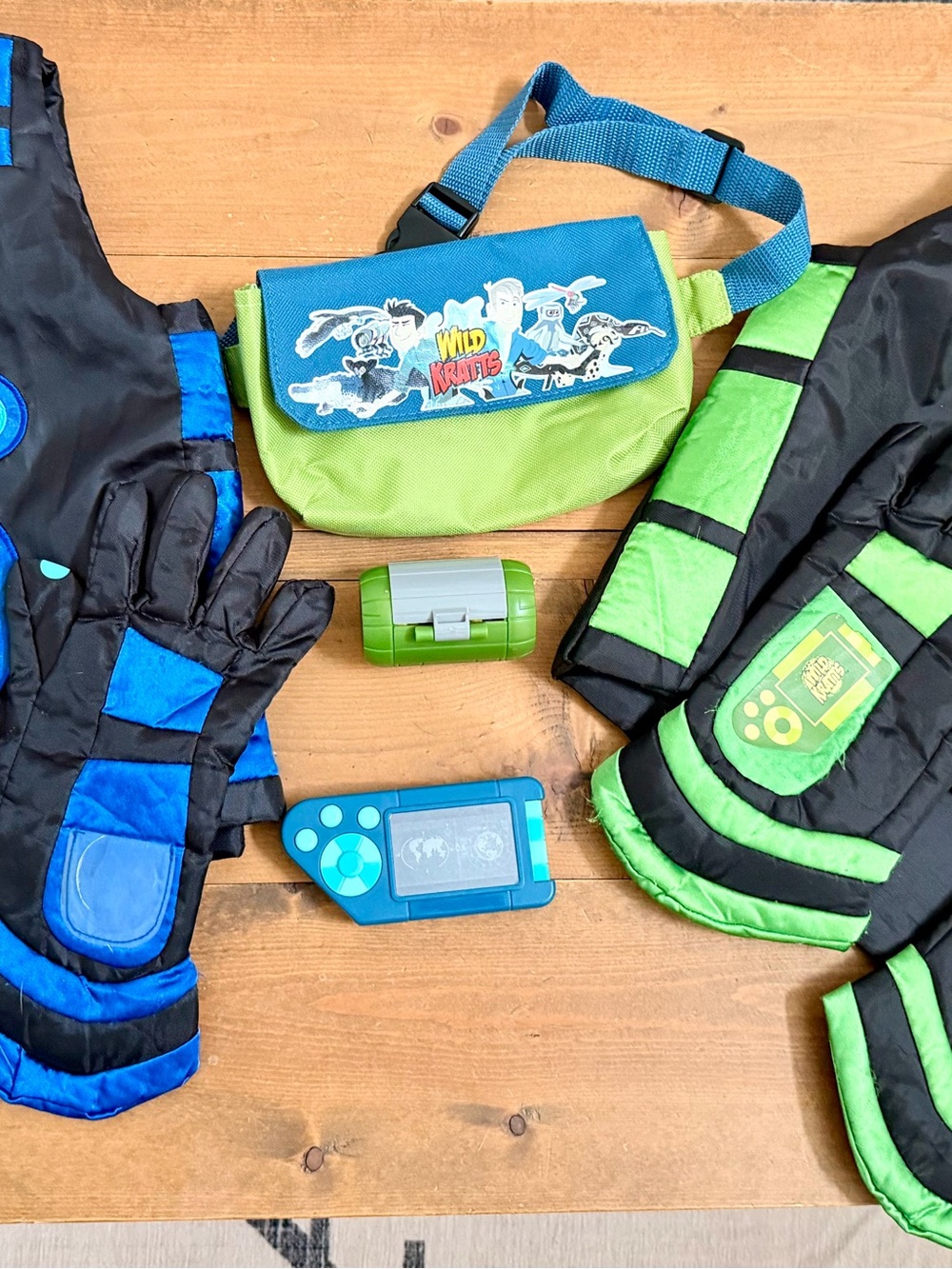 Wild Kratts Kids Roleplay Gear - Blue & Lime Green Set